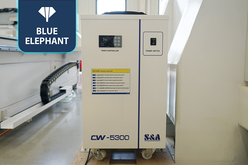 數(shù)控雕刻機(jī)